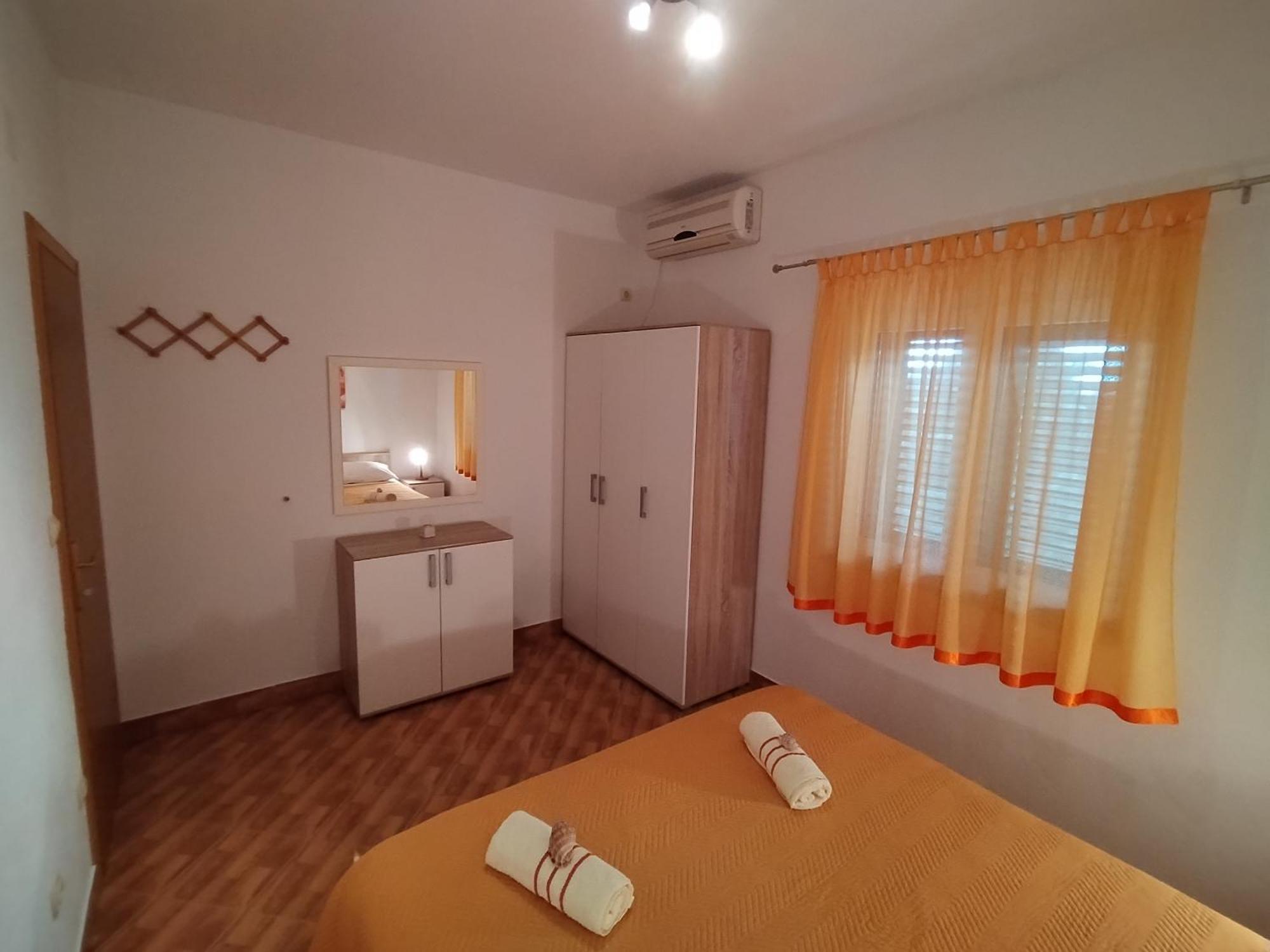 Apartments Katarina Бол Екстер'єр фото